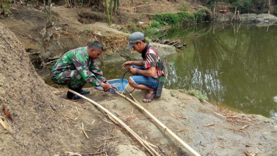 Jaga Destinasi Wisata Pemancingan, Sertu Jumadi Rakit Cedong
