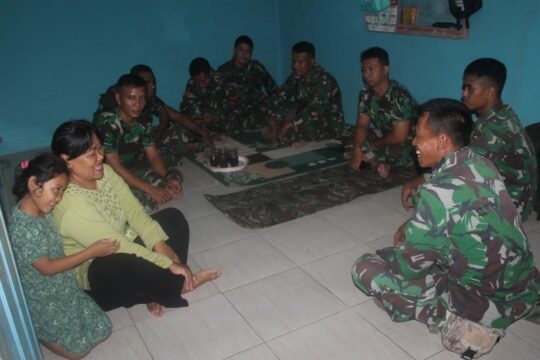 Satgas TMMD 106 Kodim Cilacap pun Tidur Di Rumah Warga