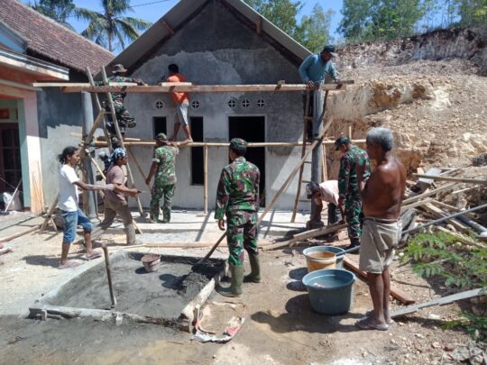 Pengerjaan Teras pak Riyono TMMD Desa Kedungsalam Kecamatan Donomulyo