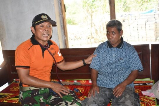 Tak Bosan, Pelda Made Sambangi Warga