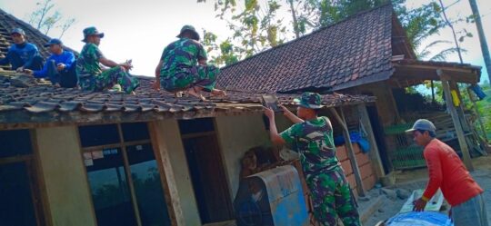 Sukatno Warga Dusun Dalangan : “Terima Kasih Bapak-Bapak TNI”