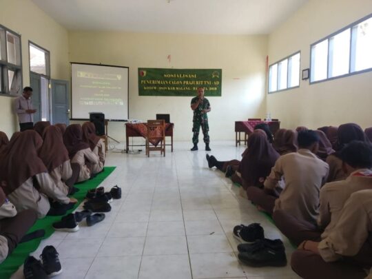 Pasipers TMMD Kodim 0818 Berikan Sosialisasi Rekrutmen TNI