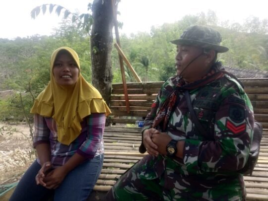 Potret Keakraban TNI dan Warga di TMMD Kedungsalam