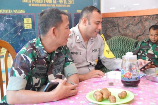 Coffe Morning di Posko TMMD bersama Bhabinkamtibmas