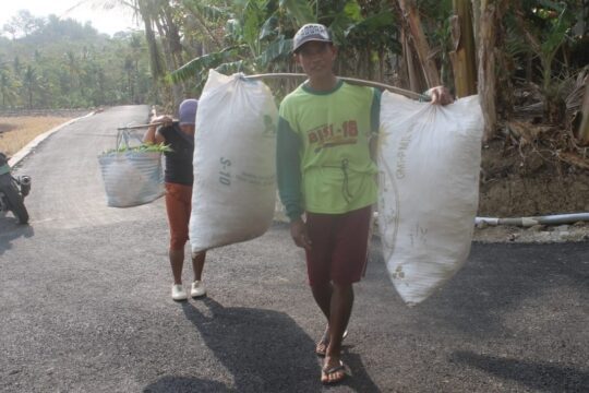 Pembangunan Jalan Di Dusun Kaligintung Desa Cilibang Telah Usai