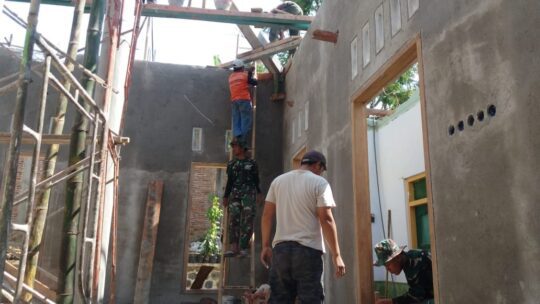 Balok Atap Masjid Al Huda Selesai Dicor Beton