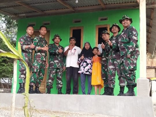 TMMD Donomulyo Foto Bersama Pak Ihroji Beserta Keluarga