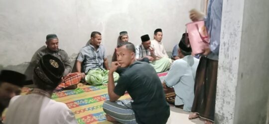 Dihadiri Anggota Satgas TMMD ke 106 Kodim 0802, Yasinan Di Rumah Sarno Lebih Semarak