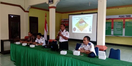 Kasi Keselamatan Lalulintas Dinas Perhubungan, Sosialisasikan Keselamatan Lalulintas Di Desa Cilibang