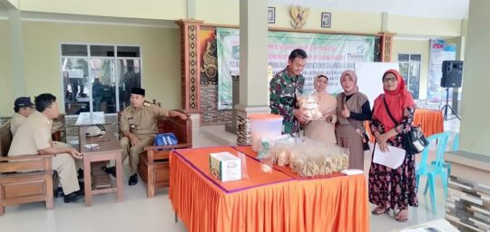 Satgas TMMD Gandeng Disperindag Ajak Warga untuk lebih Kreatif.