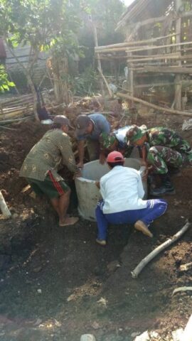 PERSONEL SATGAS TMMD Kodim 0818/Malang – Batu DI BANTU DENGAN WARGA MENGERJAKAN GORONG GORONG