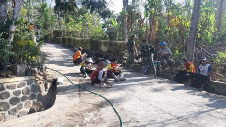 Sarapan Pagi Bersama anggota TNI, Masyarakat Dusun Kalimangu Ungkapkan Kegembiraan
