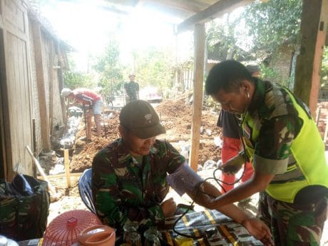 Pemeriksaan Kesehatan Rutin Satgas TMMD 106