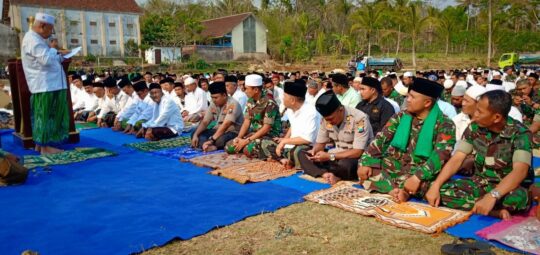 Satgas TMMD dan warga gelar sholat istisqo