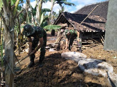 Kelegaan Ibu Siti Melihat Jambanisasi yang Hampir Selesai