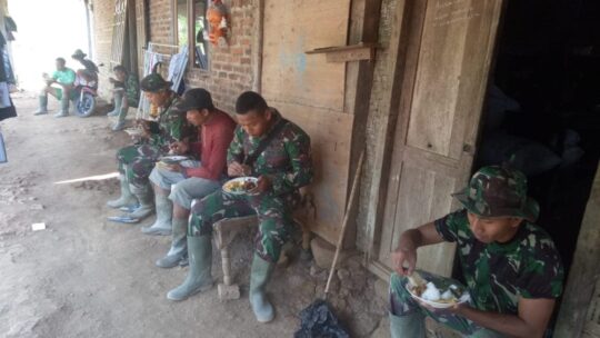 Undang Anggota Satgas TMMD ke 106, Wajib Suguhkan Sarapan Nasi Tiwul