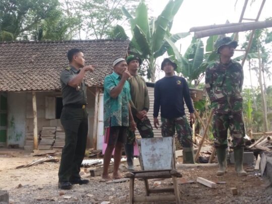 Jelang Penutupan, Kasdim Didampingi Pasiter Tinjau Lokasi TMMD.