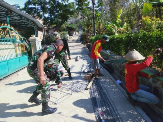 Pak Marwan Semangat Turut Membangun Masjid Sasaran TMMD ke-106