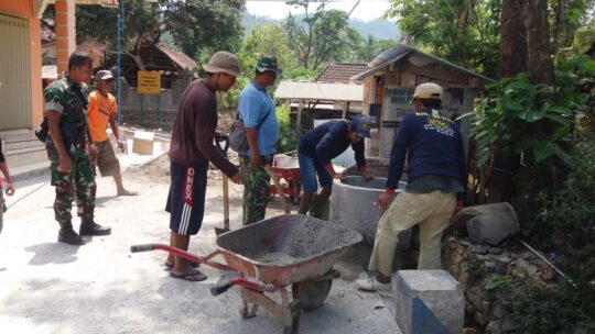 Satgas TMMD ke 106 Juga Pasang 24 Tong Sampah Permanen