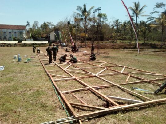 SEMARAKAN KEGIATAN TMMD KODIM 0818 BERSAMA WARGA