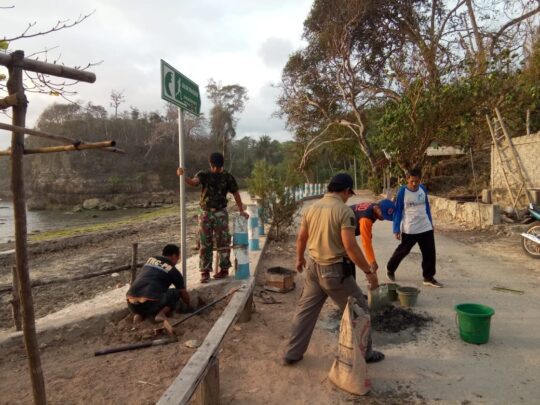 Peringatan di Pantai Ngliyep Telah Dipasang di Pra TMMD 106