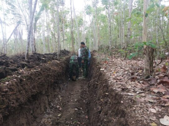SATGAS TMMD 106 KODIM 0818/MALANG -BATU,lanjutkan PENGGALIAN TANAH Irigasi