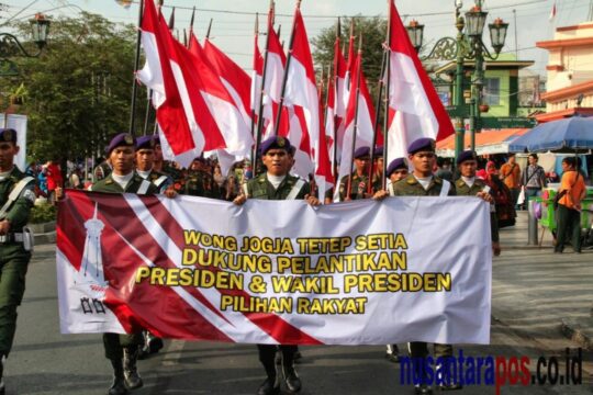 Sambut Pelantikan Jokowi-Ma’ruf, Ribuan Warga Yogyakarta Gelar Parade Merah Putih
