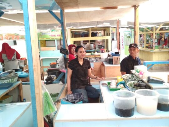 Kesal, Bakul Pasar Teriaki Istri Bupati Purworejo