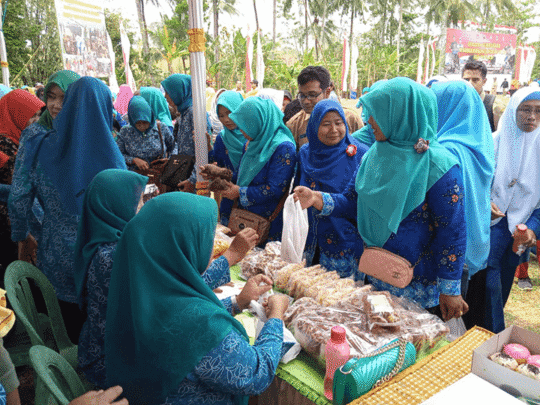 Stan Ibu – Ibu Desa Cilibang, Diserbu Pengunjung