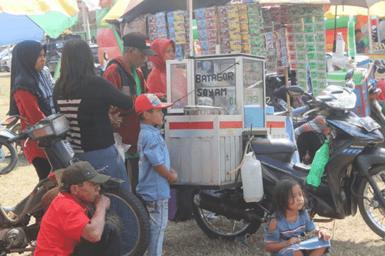 Laris Manis, Pedagang Kecil di TMMD 106 Kodim Cilacap