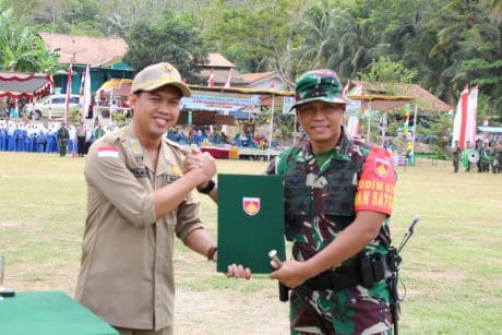 Tanda Tangani Naskah Program TMMD, Wakil Bupati Cilacap Membuka Kegiatan TMMD, Dilapangan Desa Cilibang