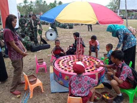 Pembukaan TMMD Cilacap, Membawa Berkah Wahana Permainan Memancing Kodok
