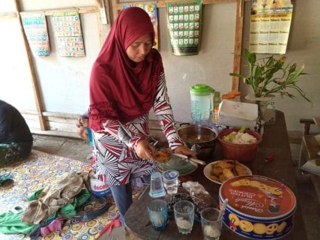 Dapur Umum Bentuk Partisipasi Warga Dukung TMMD