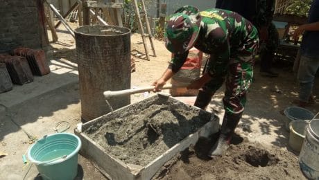 Demi Warga di TMMD 106 Kodim Cilacap Lihat Apa yang Prada Purwanto Lakukan