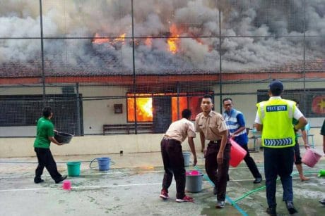 SMA Teladan I Yogyakarta Terbakar, Tiga Ruangan Ludes Dilalap Si Jago Merah
