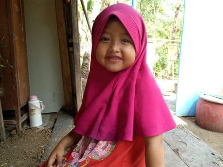 Kepolosan Mutiara Gugah Hati Anggota Satgas TMMD 106 Kodim Cilacap