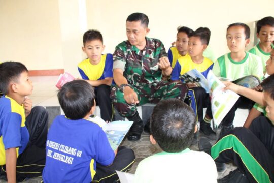 HUT TNI, Dilokasi TMMD 106 Kodim Cilacap, TNI Berikan Pendidikan Wasbang ke Ratusan Siswa SD