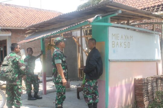 Kasdim 0703 Cilacap Tinjau Rehab Sejumlah RTLH di Lokasi TMMD