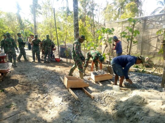 Sukamto Warga Desa Sooko : “Anggota TNI Memang Perkasa Namun Rendah Hati”