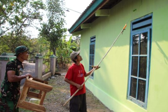 Mengecat Mushola Sebagian Wujud Cinta Kepada Tuhan