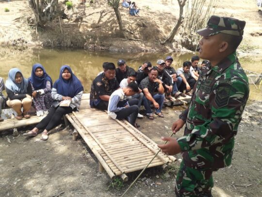 Anak-Anak Karang Taruna Bima Sakti Desa Cilibang Fokus Ikuti Materi Wasbang