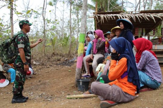 Ada Diskusi Soal Bahaya Medsos, Disela-sela TMMD 106 Kodim Cilacap