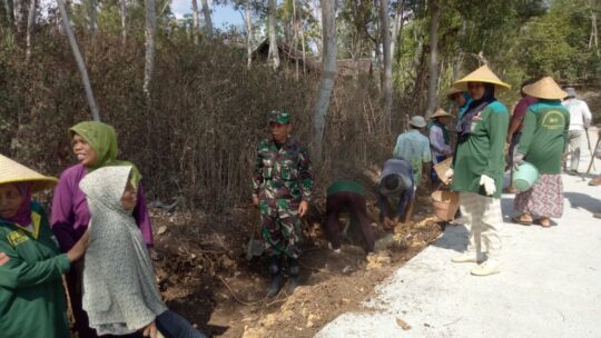 Pelaksanaan pembangunan Fisik sasaran TMMD 106 Kodim 0818
