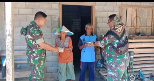 Perhatian satgas TMMD kepada warga