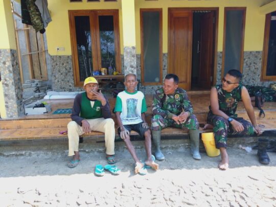 TMMD ke 106 Kodim 0802, Menikmati Kopi Pun Mereka Bersama
