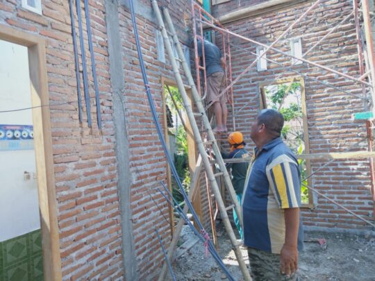 Ketua Takmir Masjid Al Huda Atur Tenaga Kerja Masyarakat Pada TMMD ke 106
