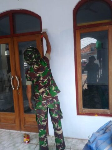 PENGECATAN MUSHOLLA JUGA IKUT DALAM PROGRAM TMMD 106 DONOMULYO