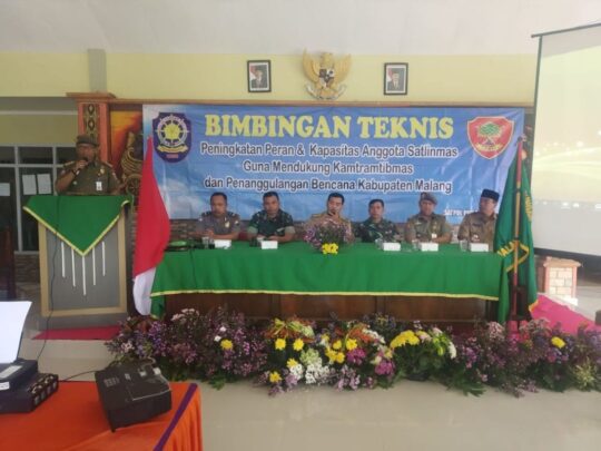 Kasatpol PP Berikan Bimbingan Bimtek Di Sela Sela TMMD 106 Kodim 0818 Malang Batu