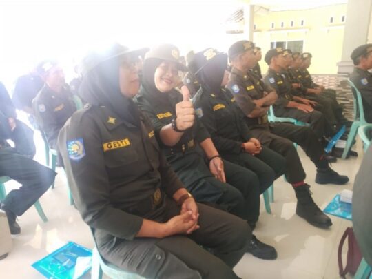 Linmas Perempuan Turut Hadir Dalam Bimtek di TMMD 106