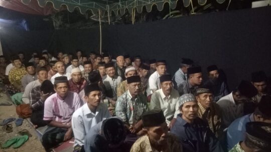Anggota Satgas TMMD ke 106 Bersama Bersama Masyarakat Gelar Tahlil Berjama’ah